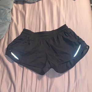 Lululemon short- 2.5 inch size 6 or 8
